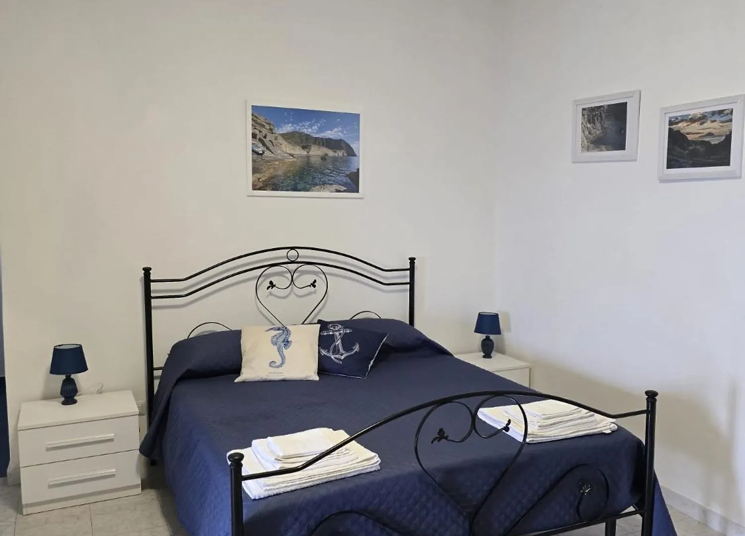 Casa Vacanze Lino E Iolanda Perciato Pollara Italy